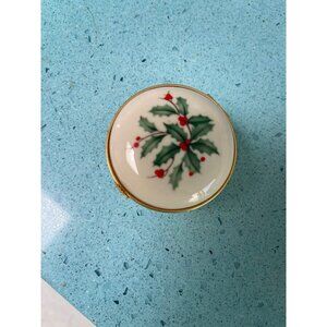 Lenox Vintage Holiday Holly Berry Porcelain Pill Trinket Box Gold Trim